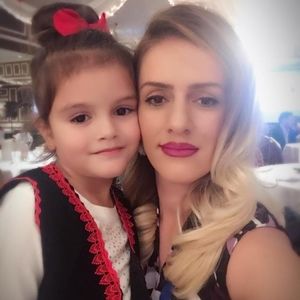 Meet your Posher, Aulona